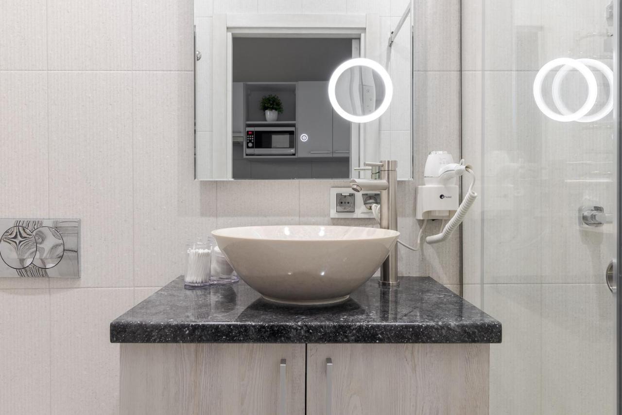 Appartamento Luxury Flat In Downtown 2 Leopoli Esterno foto