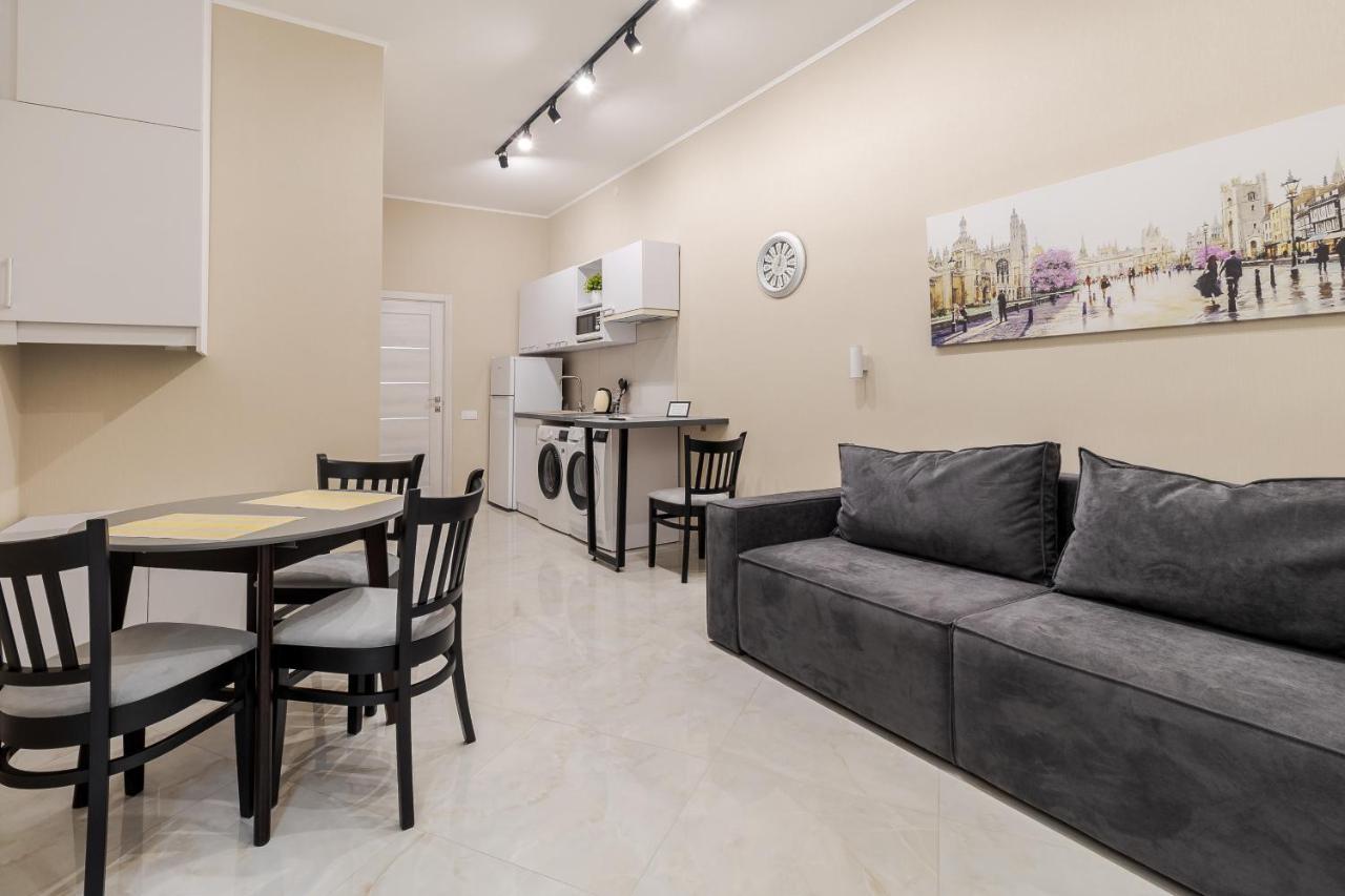Appartamento Luxury Flat In Downtown 2 Leopoli Esterno foto
