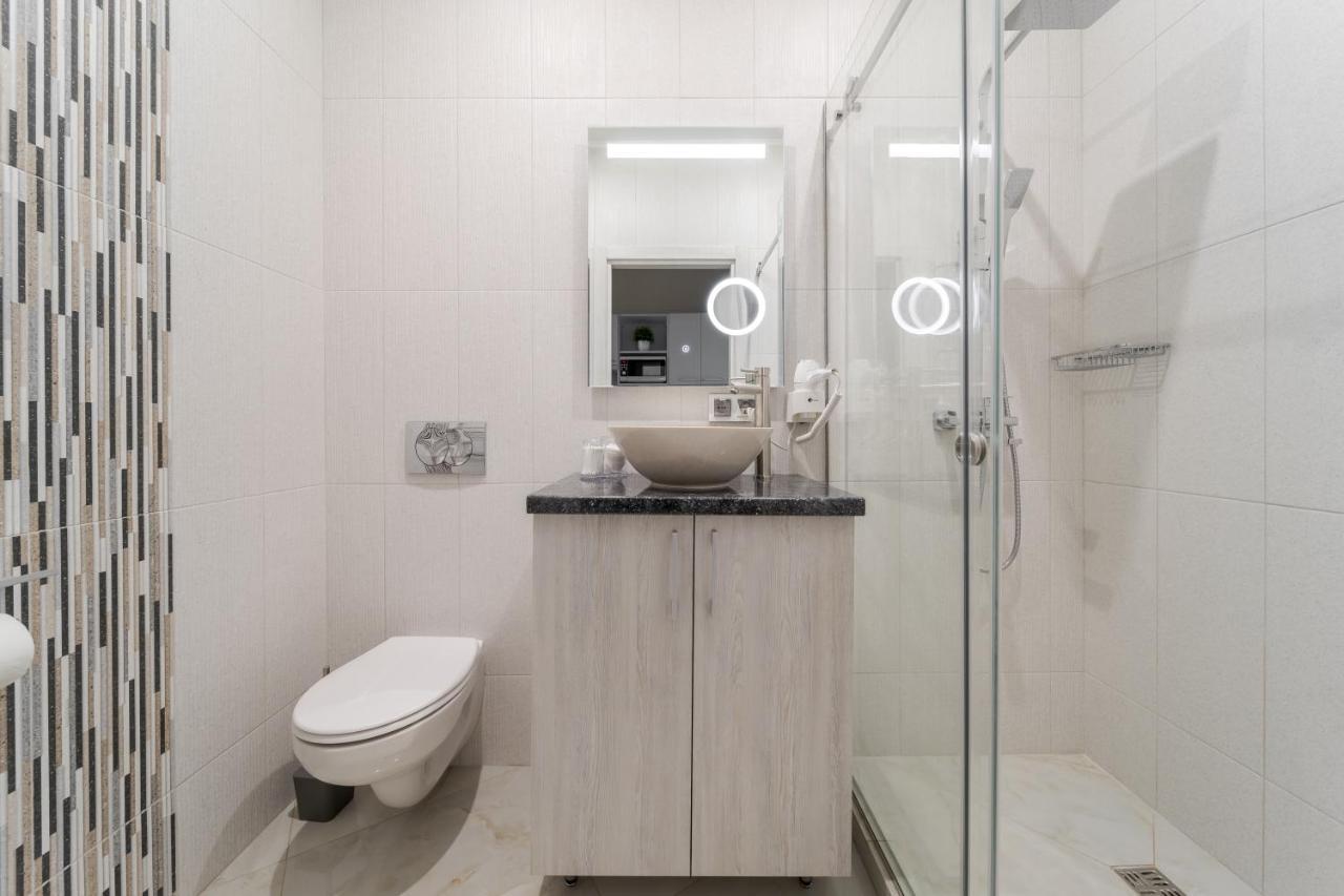 Appartamento Luxury Flat In Downtown 2 Leopoli Esterno foto